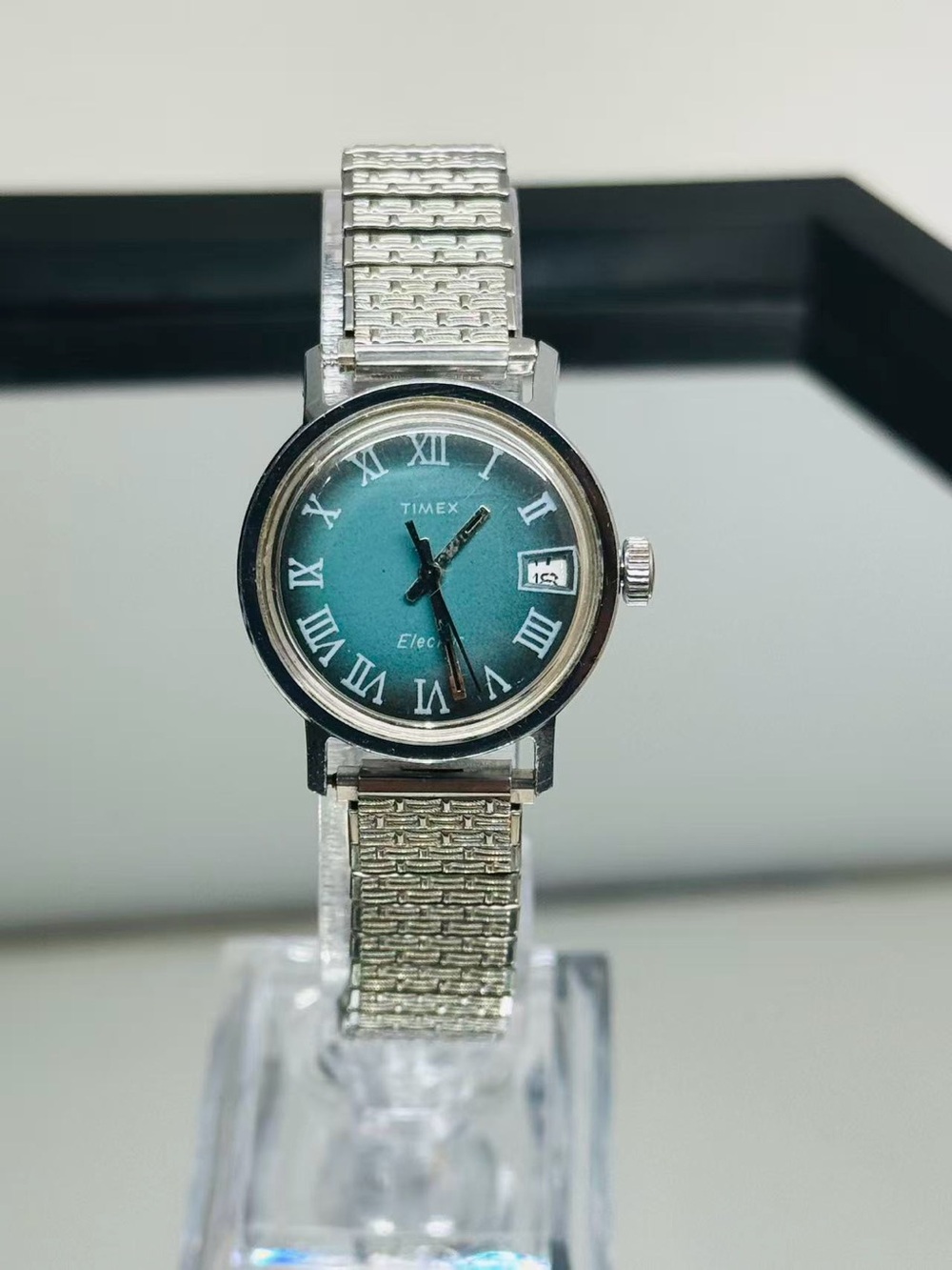 Vintage Timex Electric DayDate Women Watch Blue Dial Roman 26mm New Battery Runs